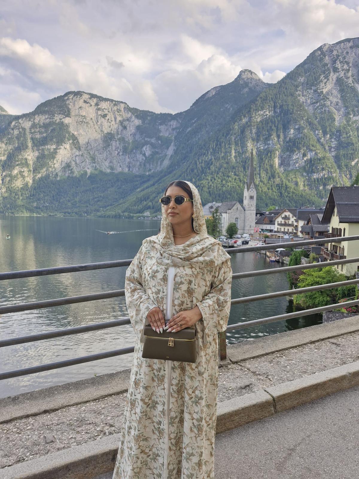 NAZIFA ABAYA - The ABAYA